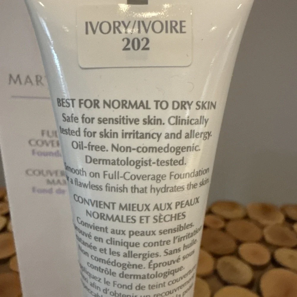 Mary Kay Full Coverage Foundation IVORY 202 - Gray‎ Cap # 368500 Normal To Dry